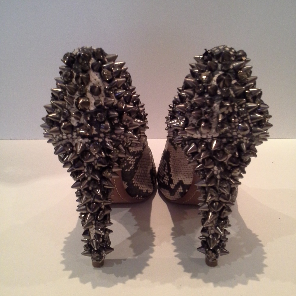 Sam Edelman 8.5 Lorissa Grey Python Studs Peep Toe - image 3